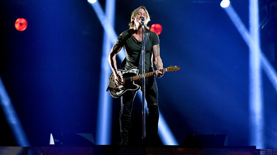 2018 cma awards to feature carrie underwood, chris stapleton