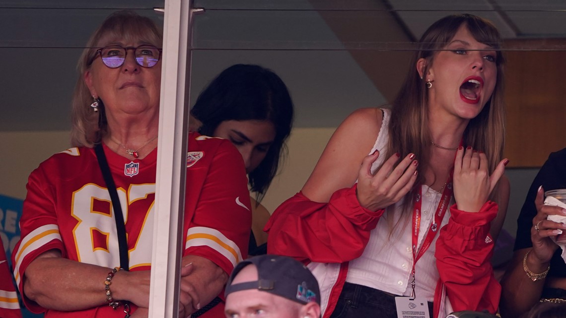 Taylor Swift at Chiefs Game Sitting With Travis Kelce's Mom Sent