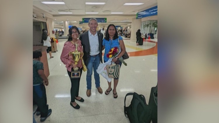 National spelling bee champ from San Antonio given warm welcome home at airport