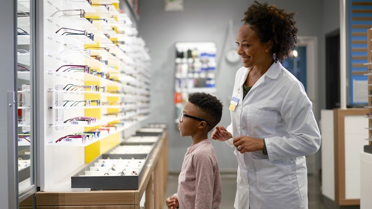 Walmart announces raise for pharmacists and opticians, new optician training program