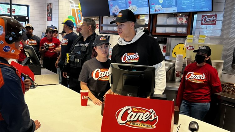 Fans camp out for hours ahead of Astros shortstop Jeremy Peña's shift at Raising Cane's