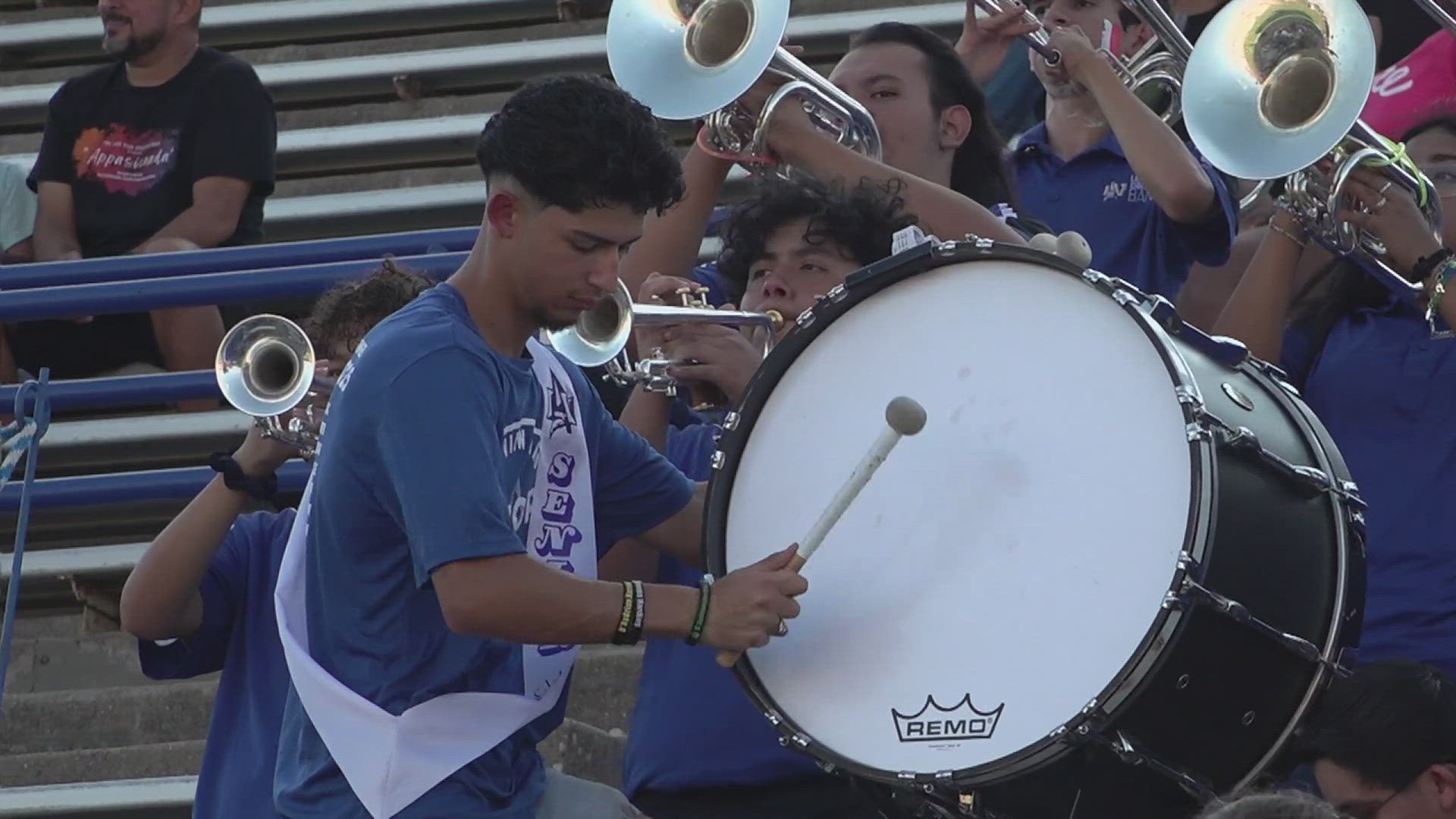 The best of bands, fans and cheerleaders of week two of FOX Football Live.