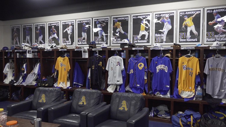 Baseball locker room  Vestiário, Estádios