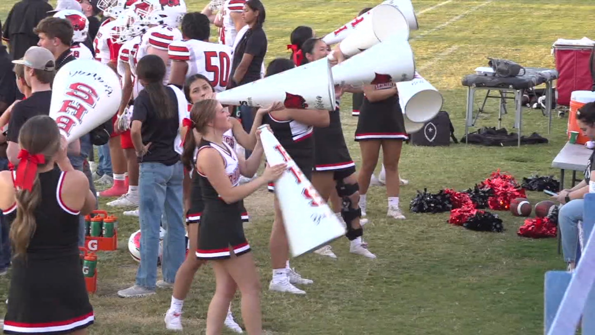 The best of bands, fans and cheerleaders from week three of FOX Football Live.