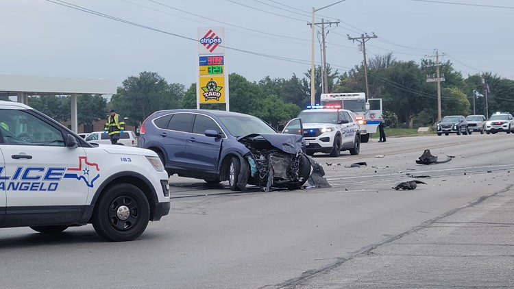 San Angelo PD: Minor crash on loop leads to two more crashes at Knickerbocker and Valleyview