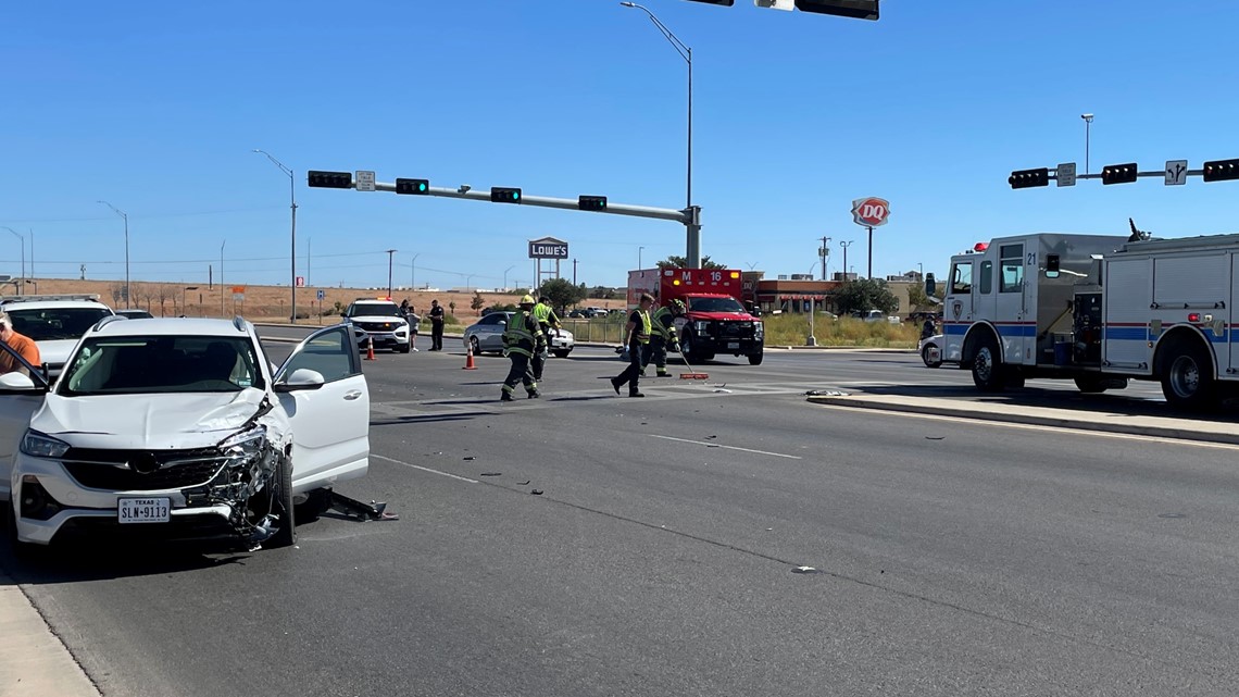 One injured in crash at busy Sherwood Way intersection | myfoxzone.com