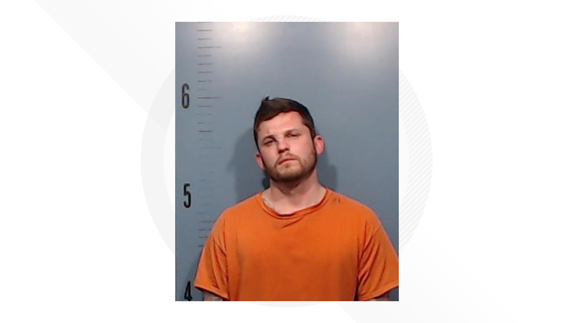 Tye Police arrest man wanted on multiple warrants after finding him in