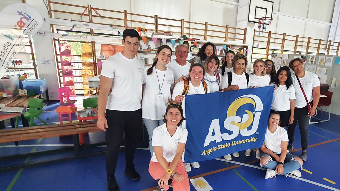 Angelo State students studying abroad meet Ukrainian refugees - Vimarsana News