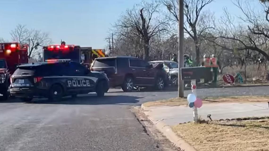 Crash in north San Angelo sends three to hospital | myfoxzone.com