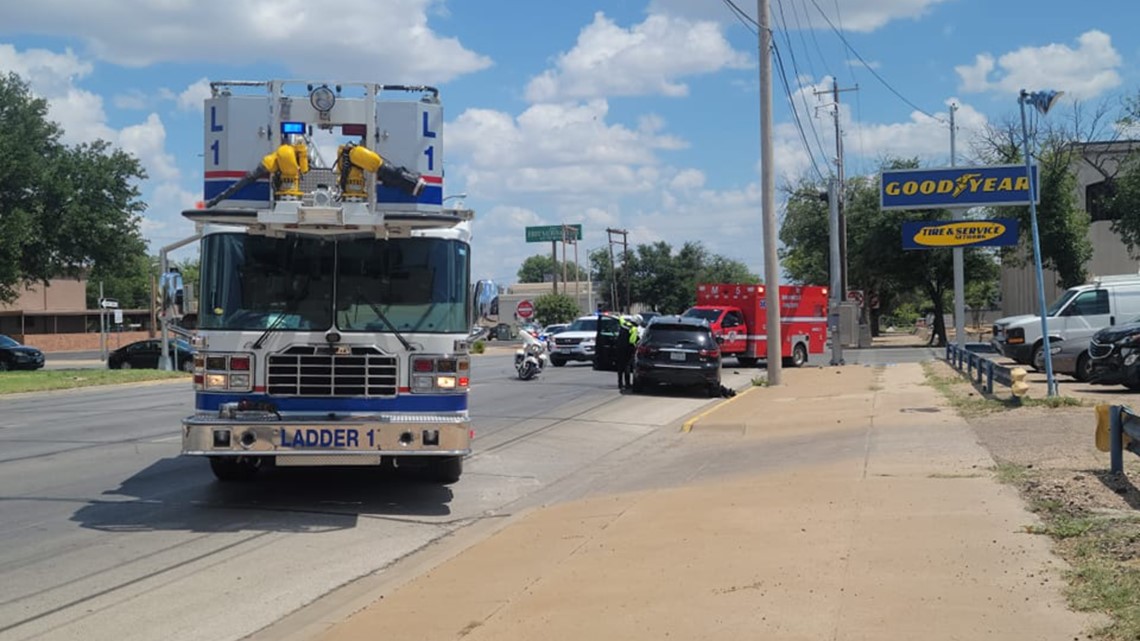 Two SUVs crash at busy intersection in San Angelo