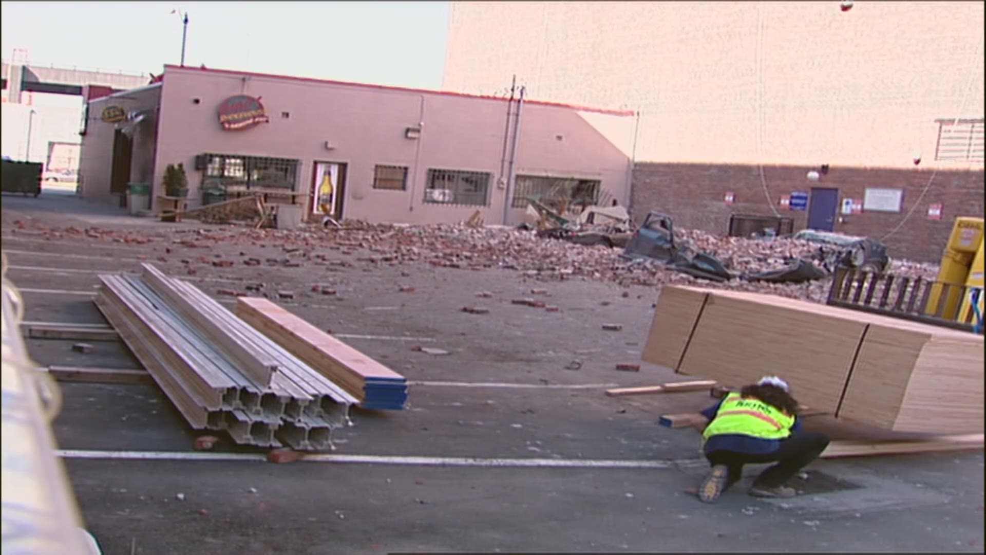 WATCH Archive footage of 2001 Nisqually earthquake