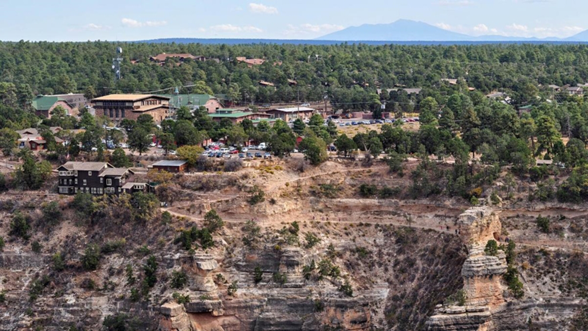 The hiker from San Angelo, Texas, collapsed and died near the rim, according to officials.
