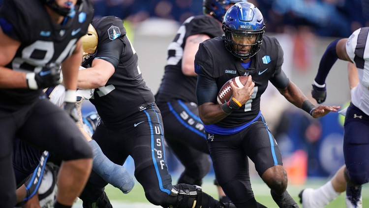 Air Force finds struggling run game late, beats Navy 13-10