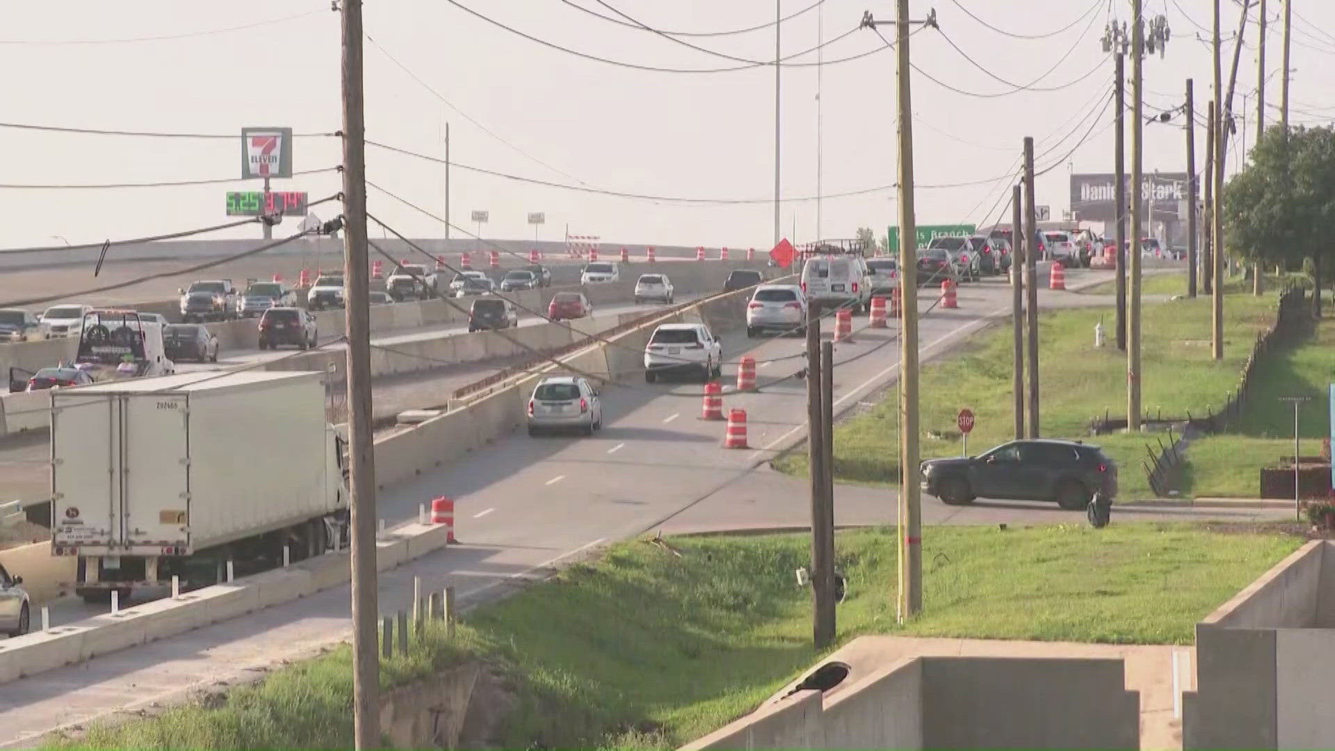 I-35 southbound reopens in North Austin after pedestrian killed in ...