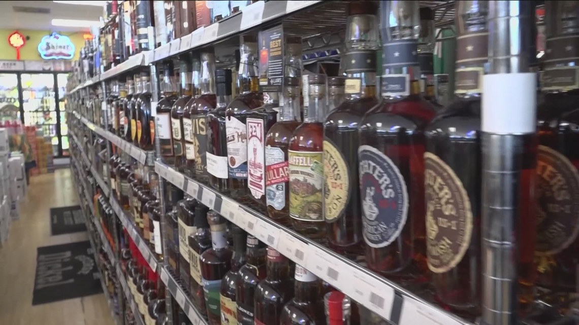 Are liquor stores open on July 4th in Texas?