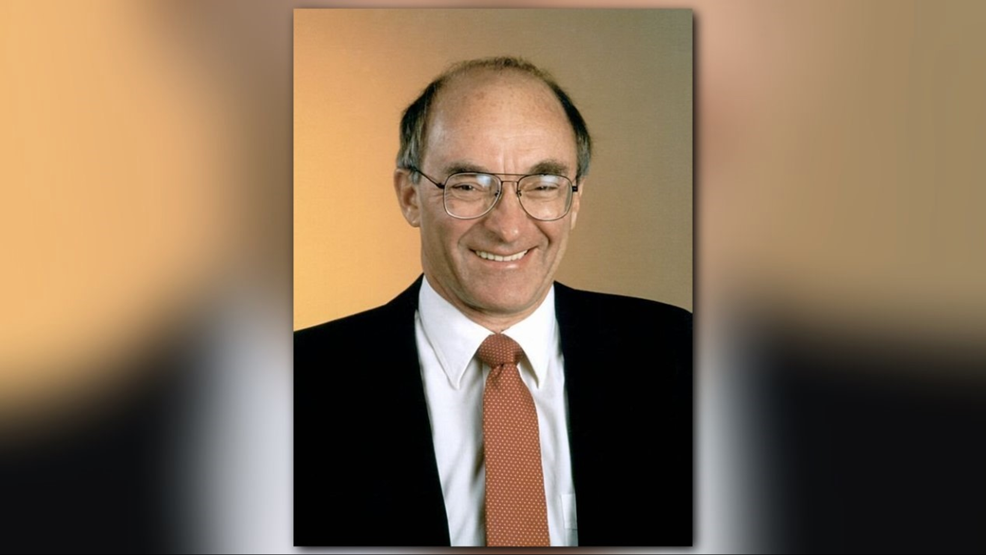 Toys R Us founder Charles Lazarus dies