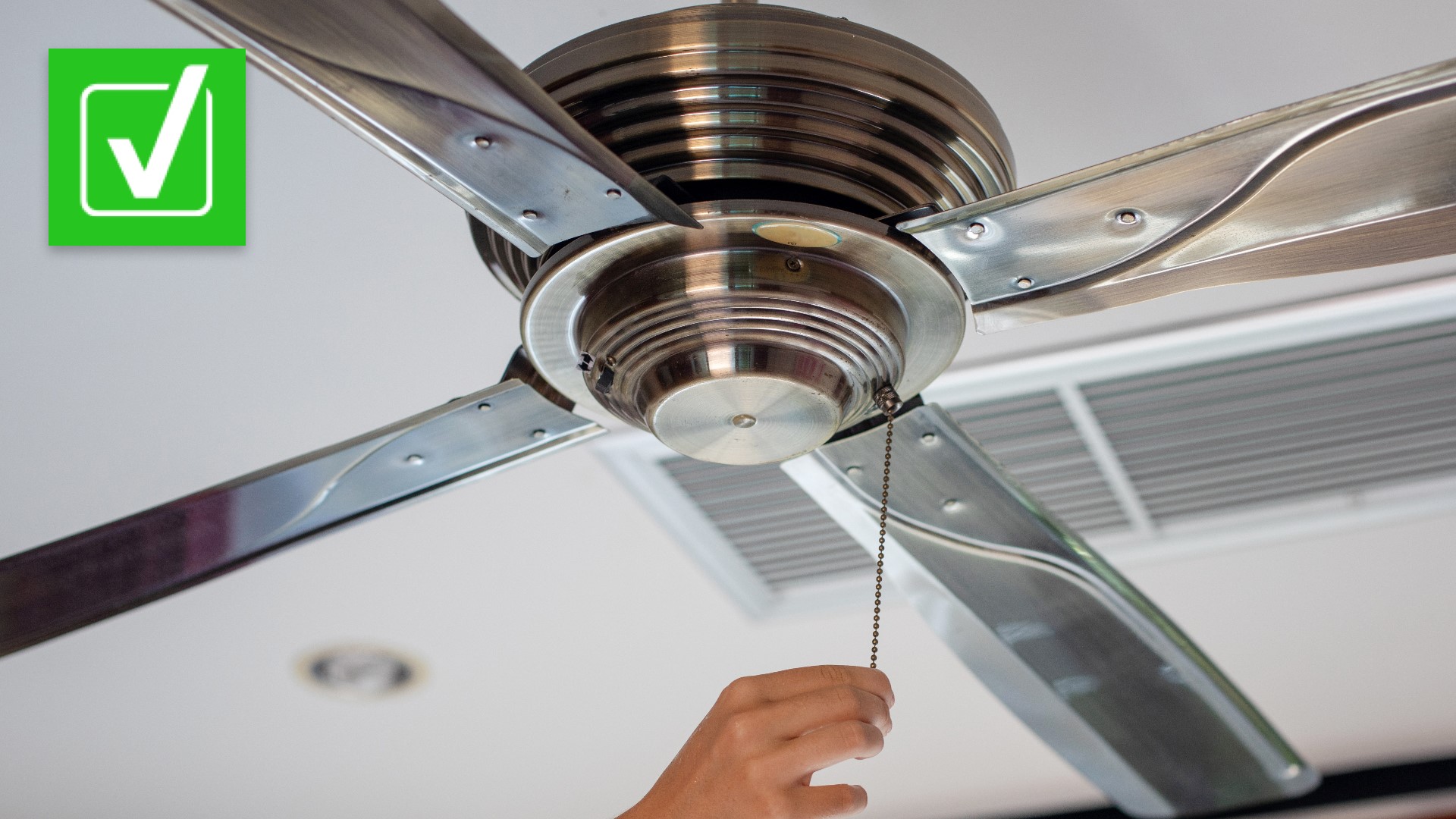 Which direction does a ceiling fan go in the summer? | myfoxzone.com