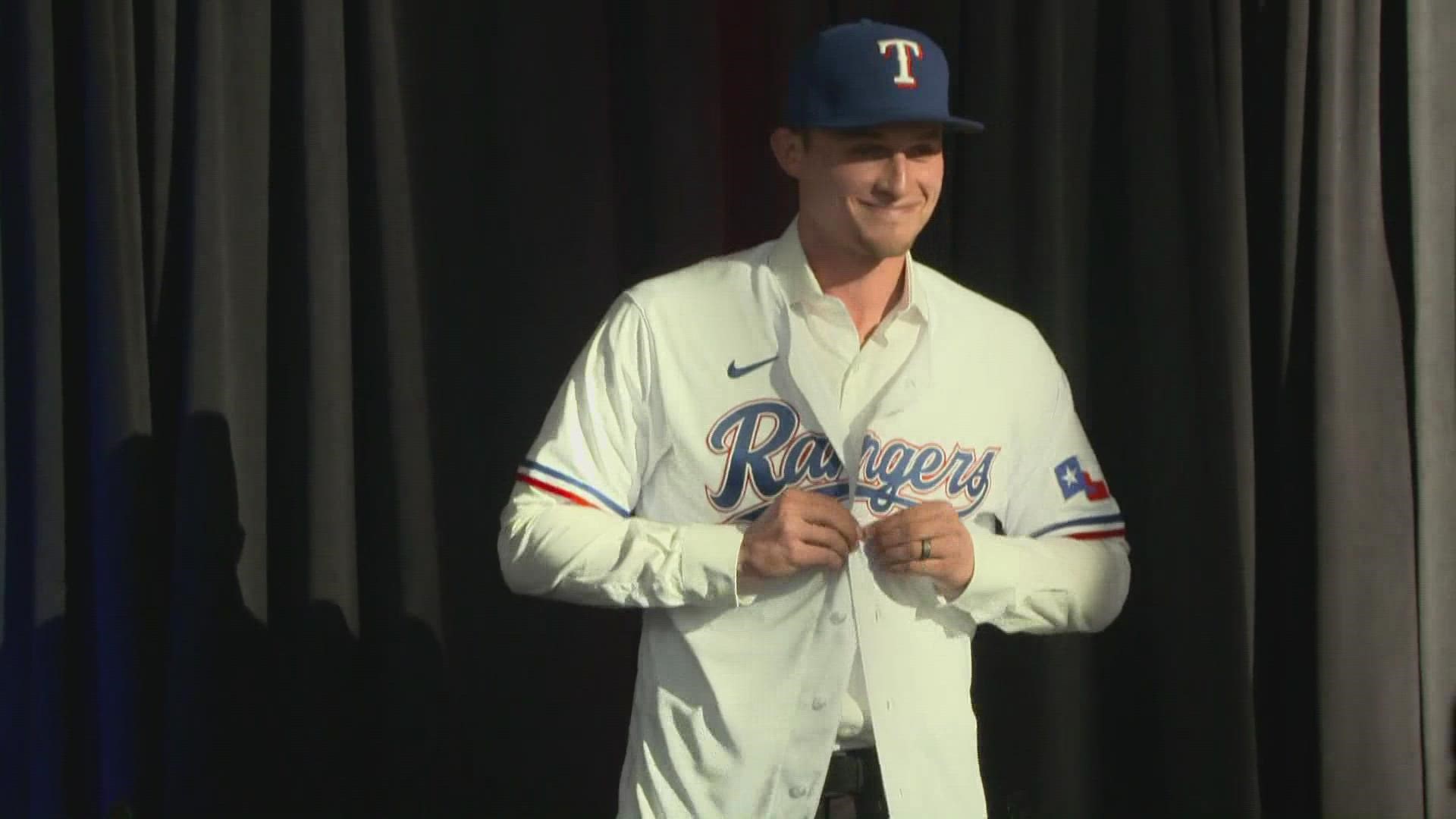The Texas Rangers introduce their new shortstop, Corey Seager.