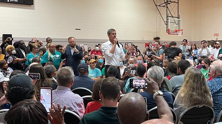 O’Rourke calls for new gun laws in Texas with universal background checks, safe storage, red flags