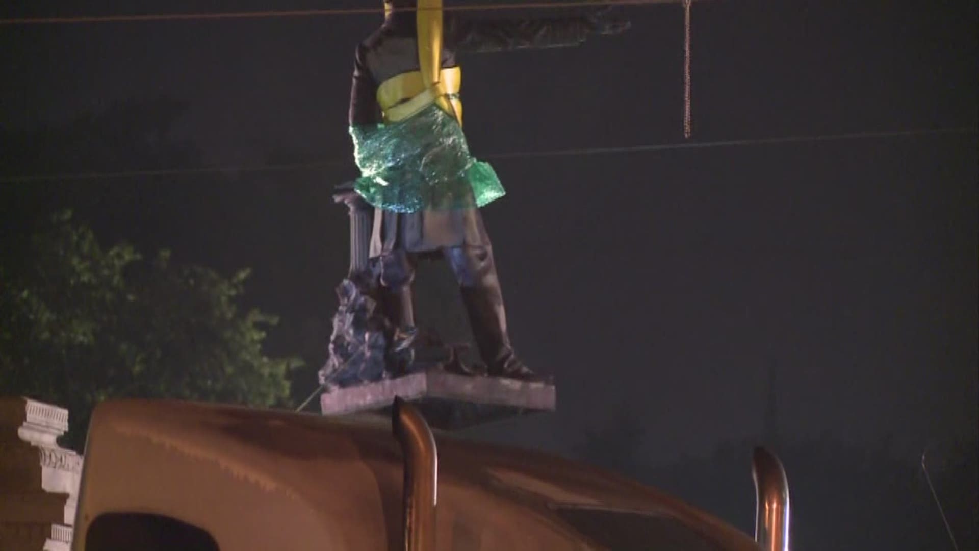The monument to Jefferson Davis, the former president of the Confederacy was removed just after 5 a.m. while the Eyewitness Morning News was on the air. 